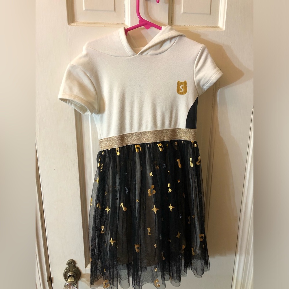 Girls size small Cam The Cat Squishmallow Dress.